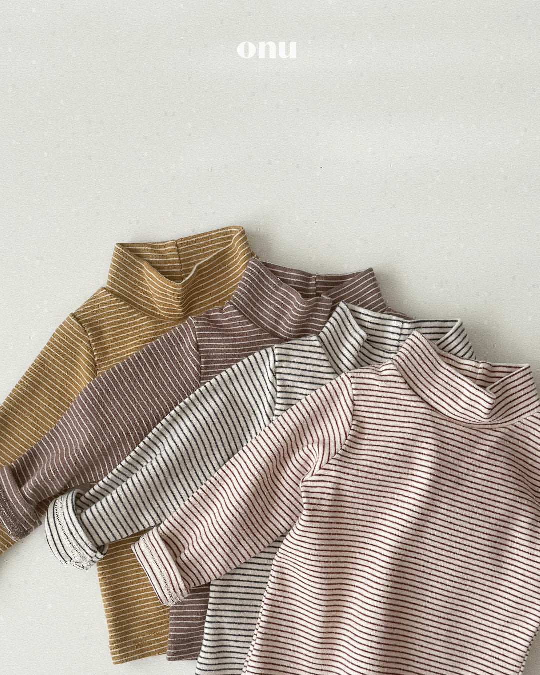 ONU｜マランストライプハイネックTシャツ【取り寄せ】