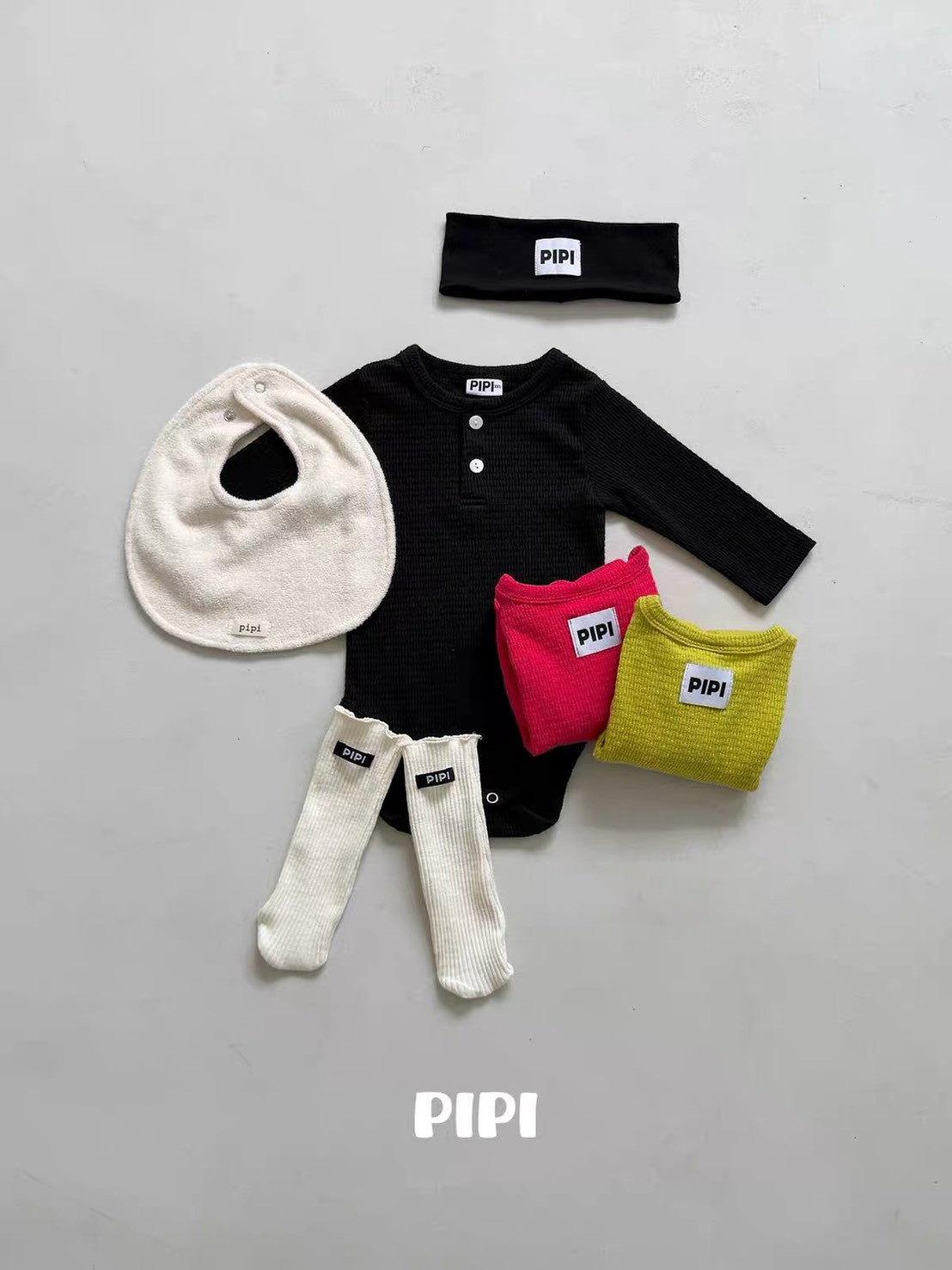 PIPI Henley Long Sleeve Romper｜ヘンリーネックロングスリーブロンパース