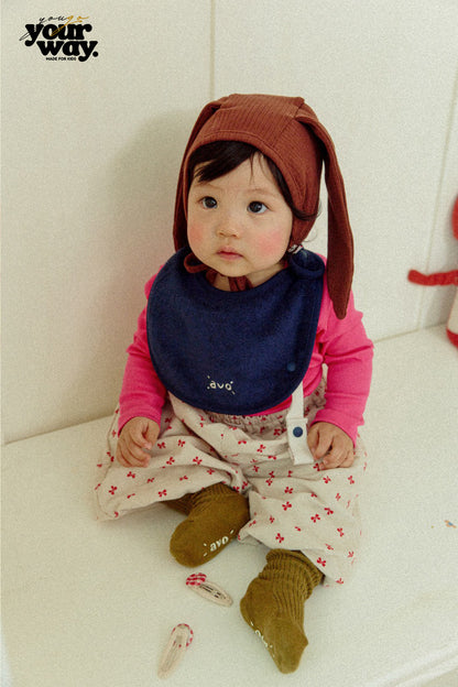 avo Logo Bib｜avo ロゴスタイ