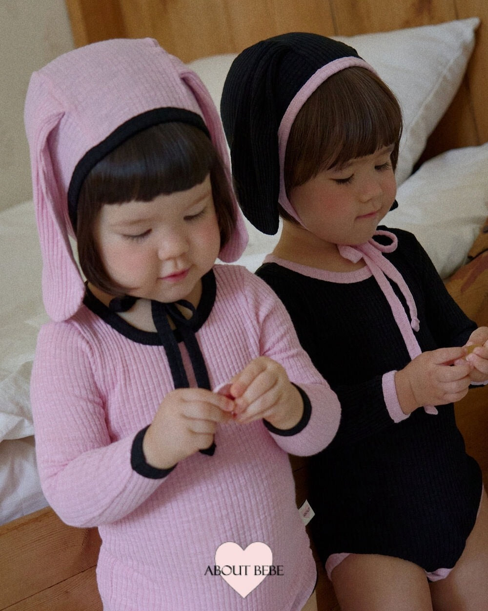 ABOUT BEBE / ラブリーブラックピンクスーツ＋うさぎボンネット SET【予約商品】
