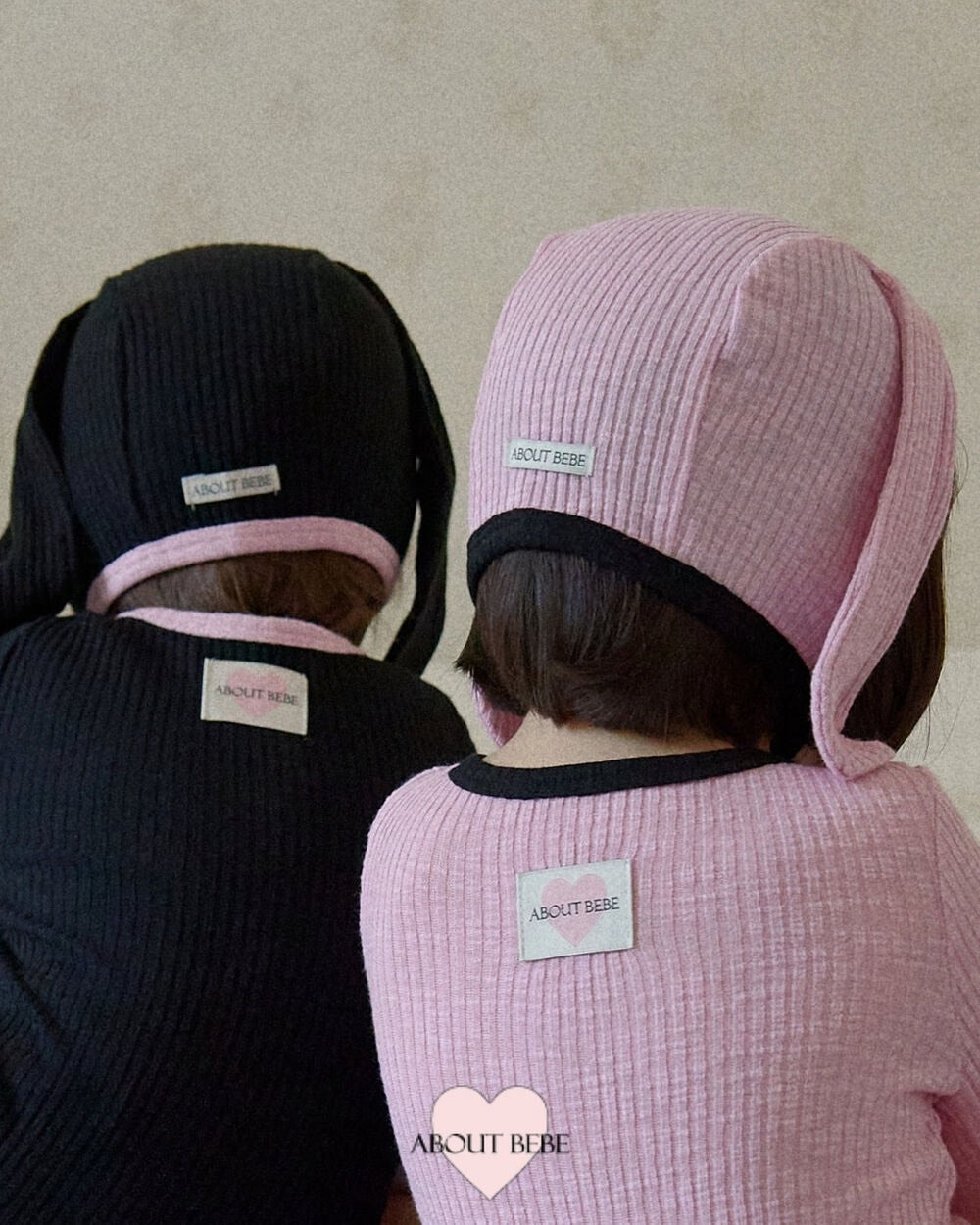 ABOUT BEBE / ラブリーブラックピンクスーツ＋うさぎボンネット SET【予約商品】