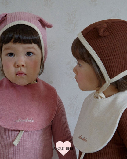 ABOUT BEBE / ラブリー刺繍 テリービブ【予約商品】