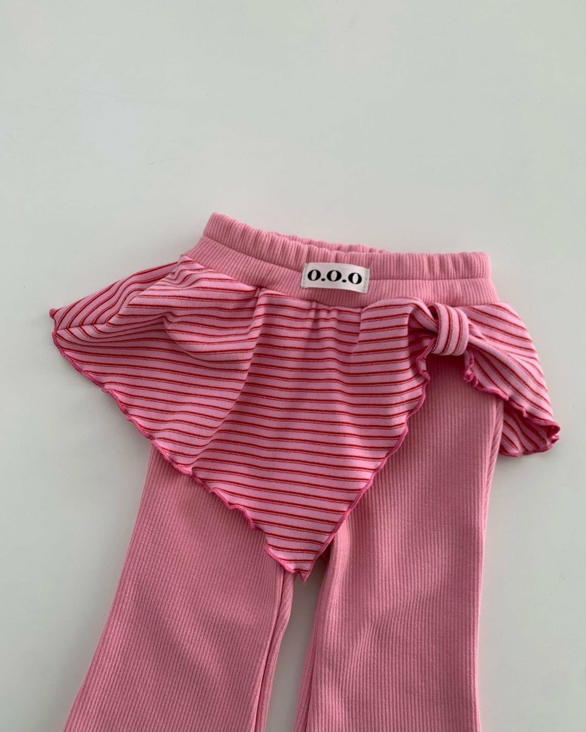 O.O.O｜ポットフリルブーツカットパンツ【予約商品】