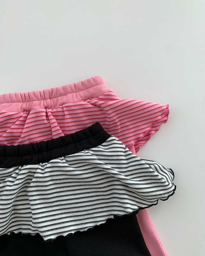 O.O.O｜ポットフリルブーツカットパンツ【予約商品】