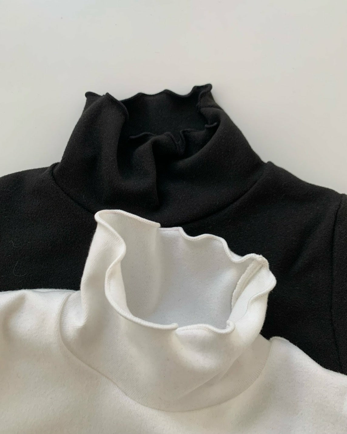 O.O.O｜BUTTER TURTLENECK（バタータートルネック）【予約商品】